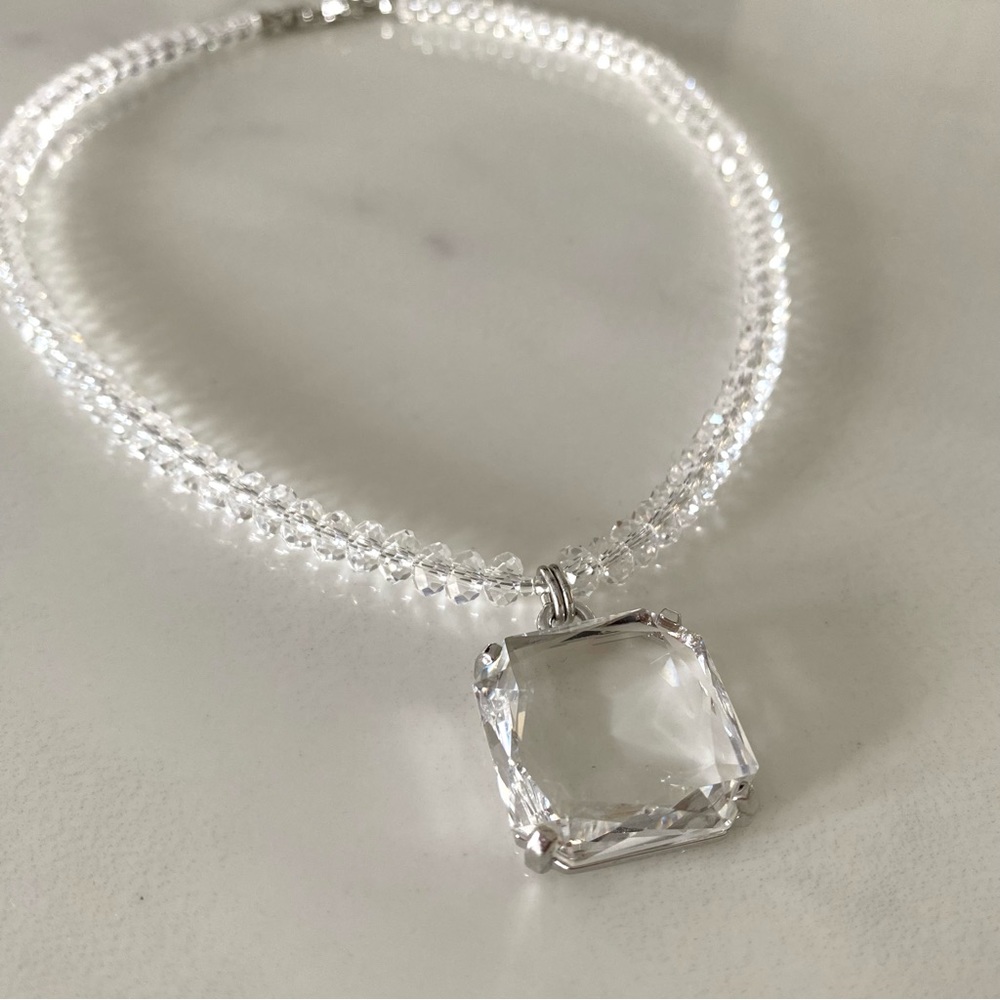 SWAROVSKI PENDANT NECKLACE